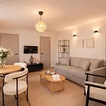 Stunning Property Near Arc De Triomphe