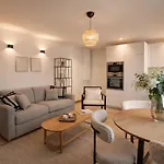 Stunning Property Near Arc De Triomphe