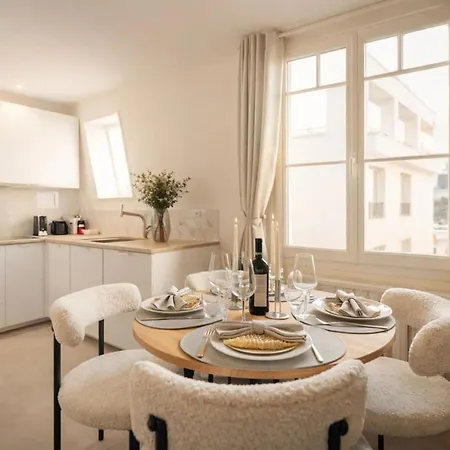 Stunning Near Arc De Triomphe Apartment *